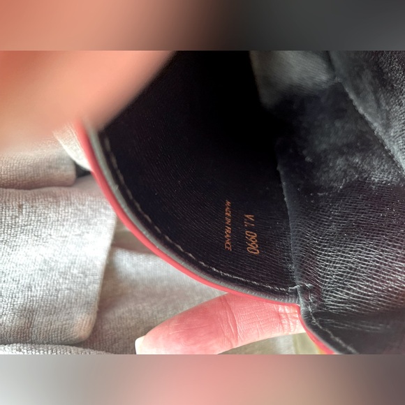 Louis Vuitton Epi St. Cloud PM - Picture 12 of 16